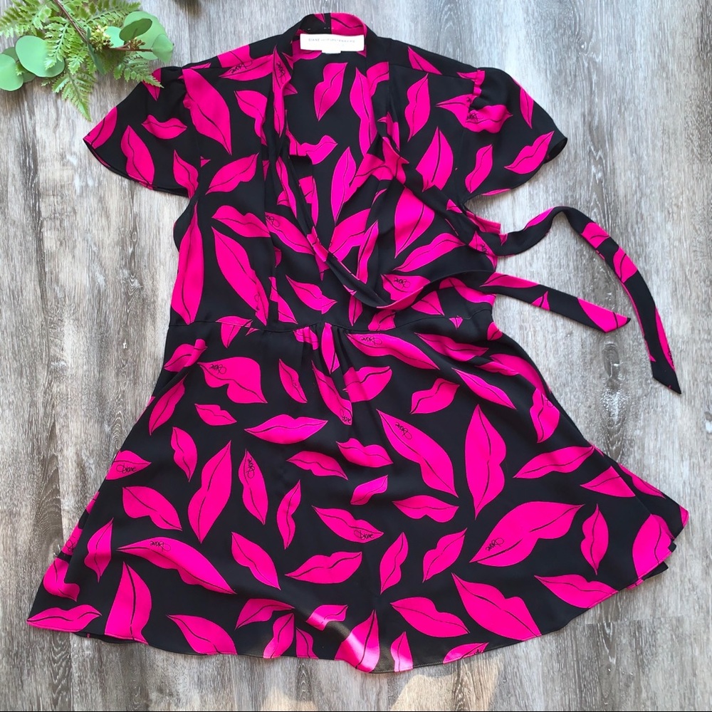 DVF Diane Von Furstenberg Falling Lips Maternity